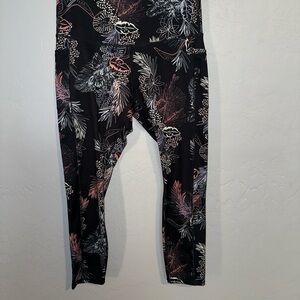 LegEnd Black Floral Print Leggings - Women